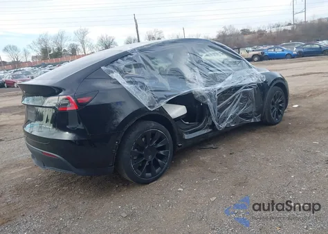 2021 Tesla Model Y Long Range Dual Motor All-Wheel Drive z USA, uszkodzony, nr VIN 5YJYGDEE2MF078989
